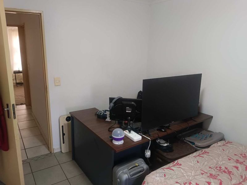Spacious 2 bedroom apartment in the tranquil Fairview Golf Village - Photo 8
