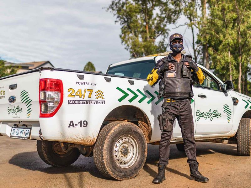 An elite lifestyle, vibrant living, a serene escape with no sacrifices... - Photo 6