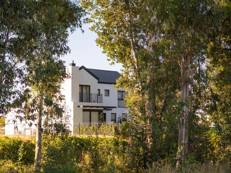 Exclusive Stand located in a cul-de-sac alongside the Nature Reserve in Phase 1 of Paarl Valleij Lifestyle Estate & Farm. - Photo 3