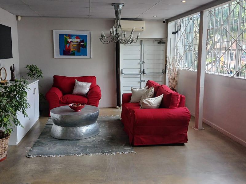 Commercial property for sale in a secure business park with great potential - Photo 4