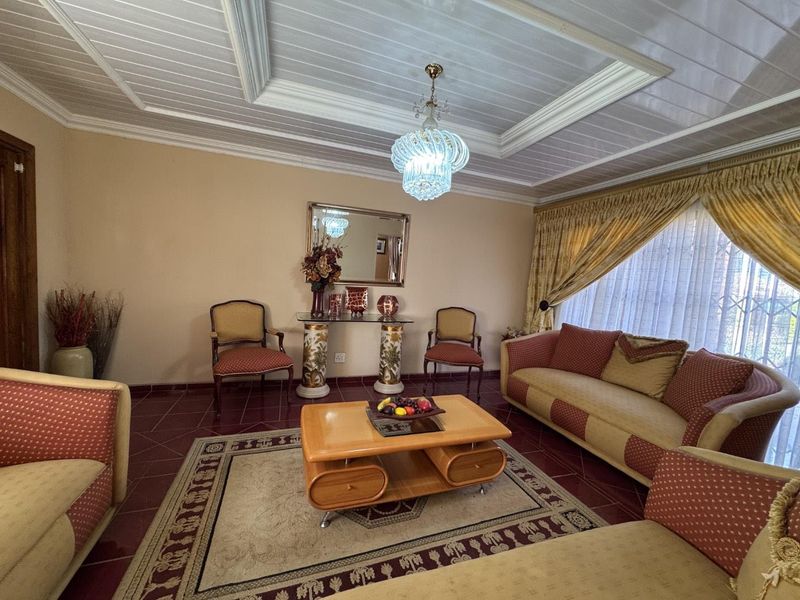 Spacious 3-Bedroom Home in Akasia Pretoria - Photo 10