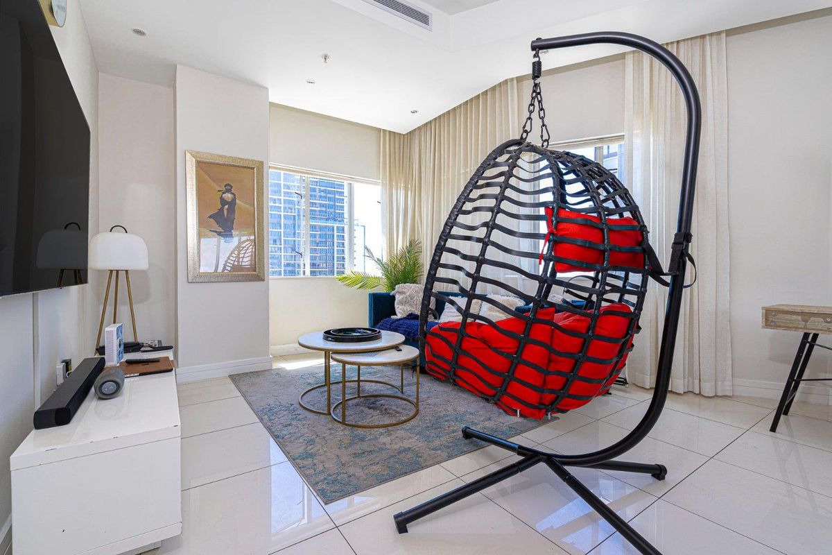 Stunning Apartment in Central Cape Town - Photo 2