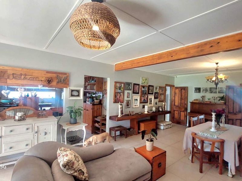 Coastal Living with Office, Flatlet & Pool for sale in Port Alfred - Photo 3