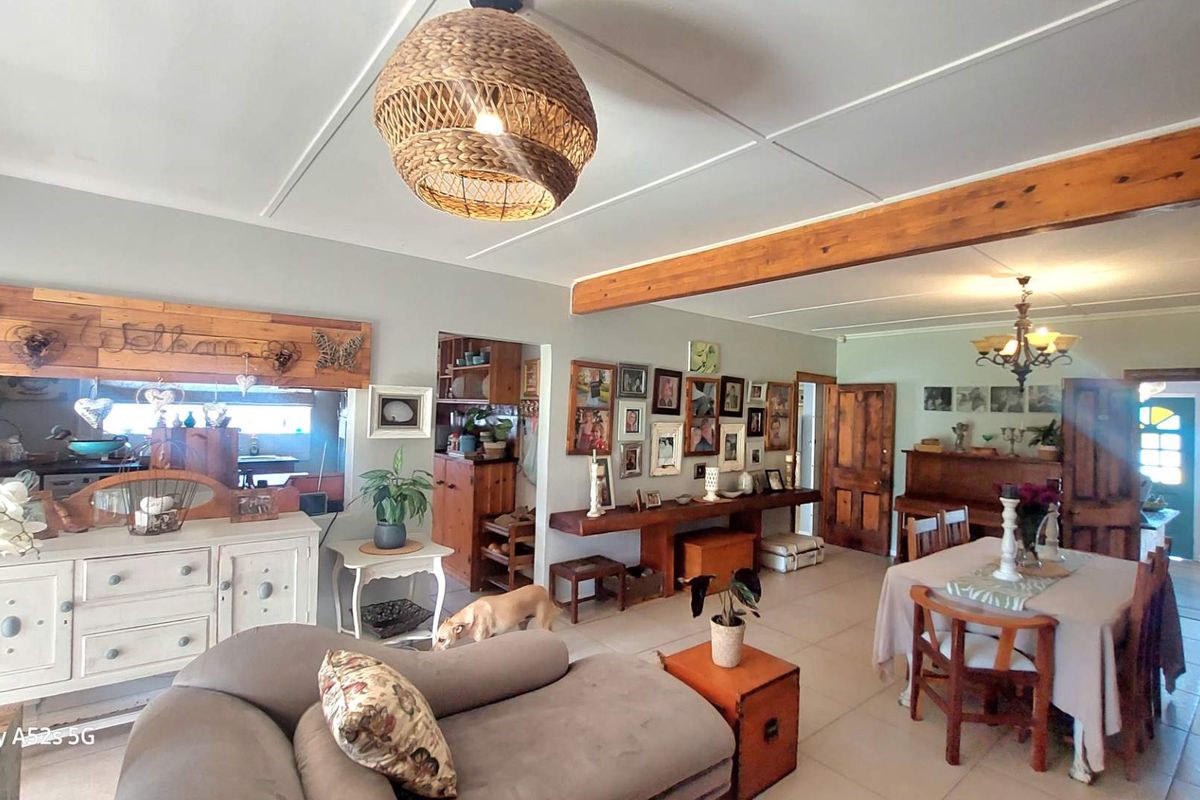 Coastal Living with Office, Flatlet & Pool for sale in Port Alfred - Photo 3