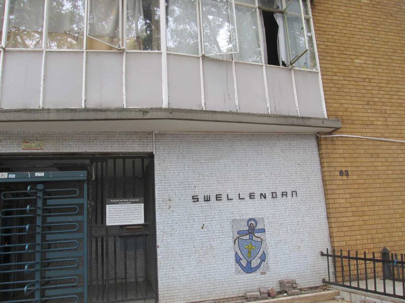 VERY BEAUTIFUL , NEAT AND CLEAN [2.5 ] TWO AND HALF BEDROOMS APARTMENT FOR SALE IN SUNNYSIDE  BARGAIN - Photo 3