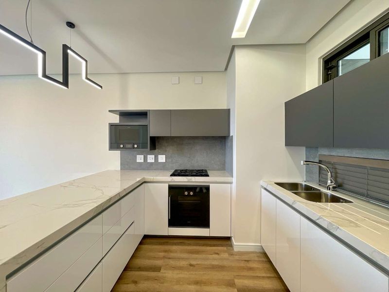 Where Luxury Meets Leisure: 1BR Gem in Steyn City - Photo 4