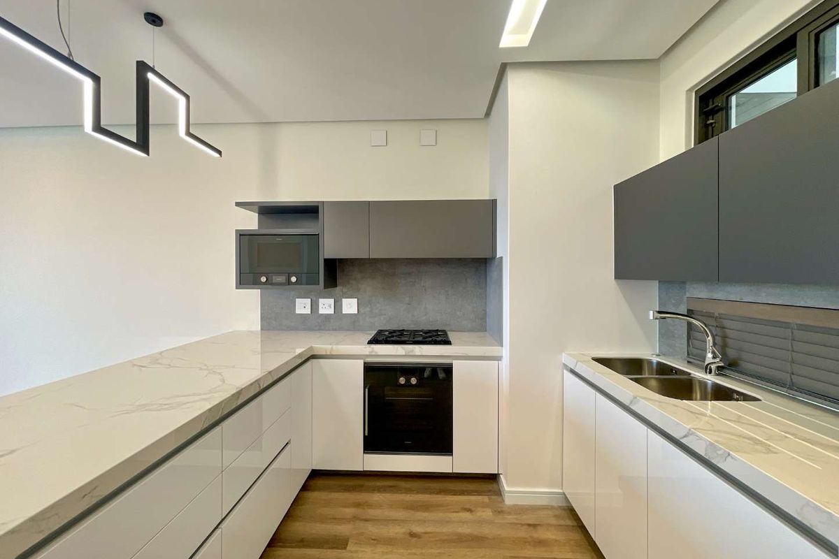 Where Luxury Meets Leisure: 1BR Gem in Steyn City - Photo 4