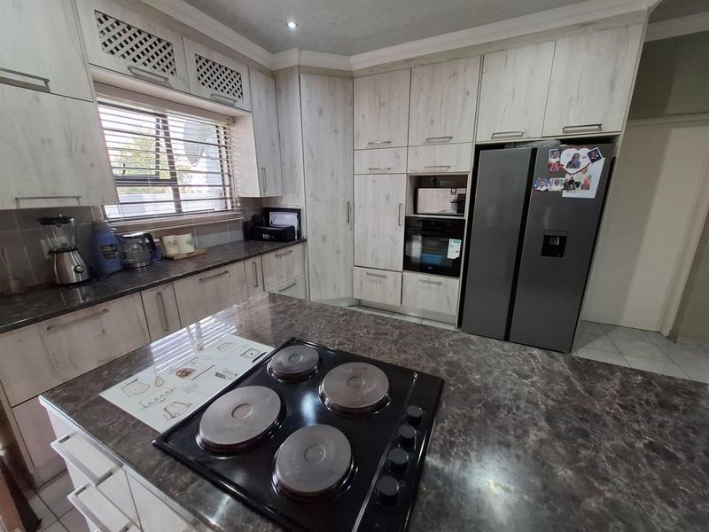Where Modern Living Meets Family Comfort - A Home to Fall in Love With! - Photo 10