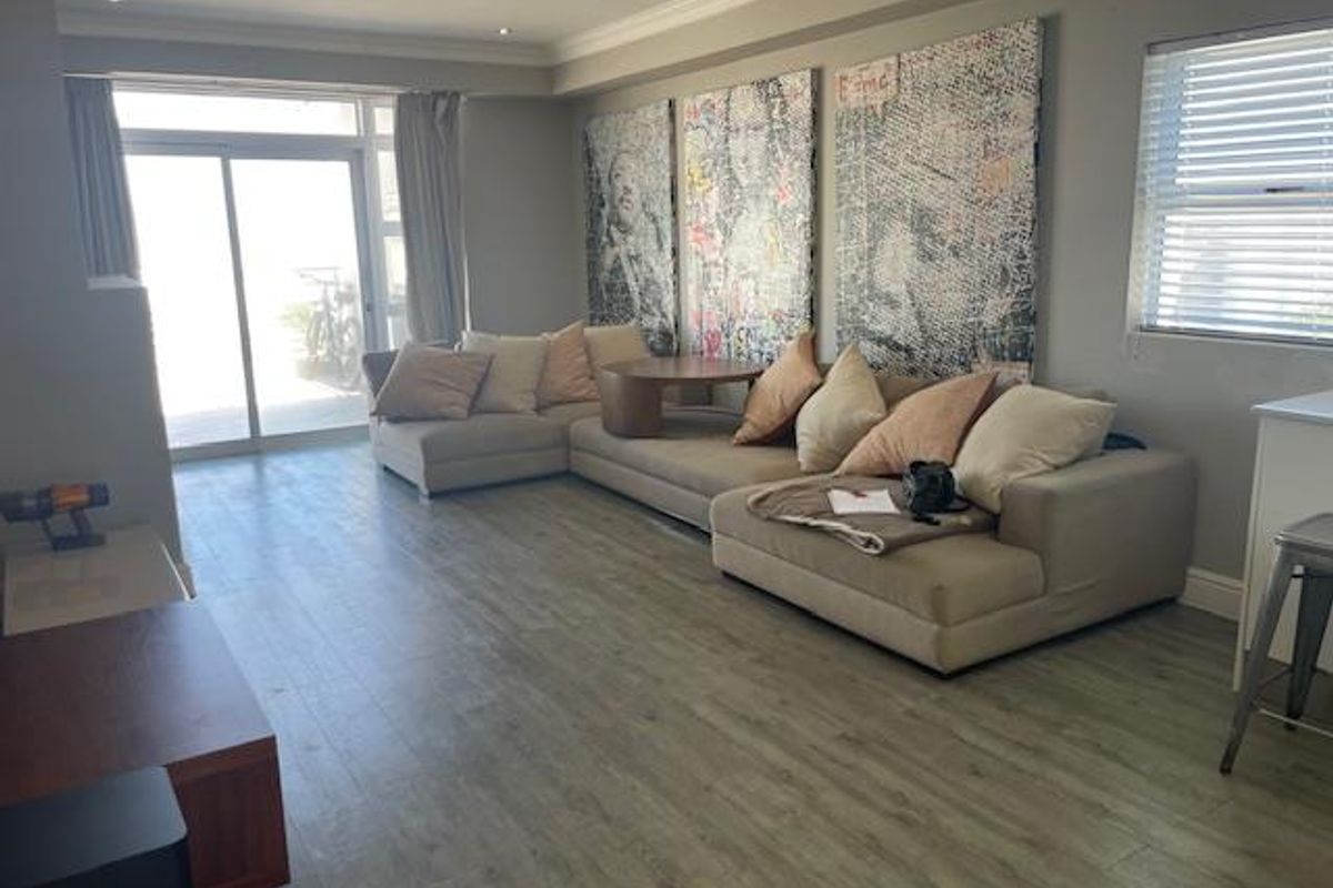 UNFURNISHED 1 bedroom apartment with large verandah overlooking the Ocean - Photo 3