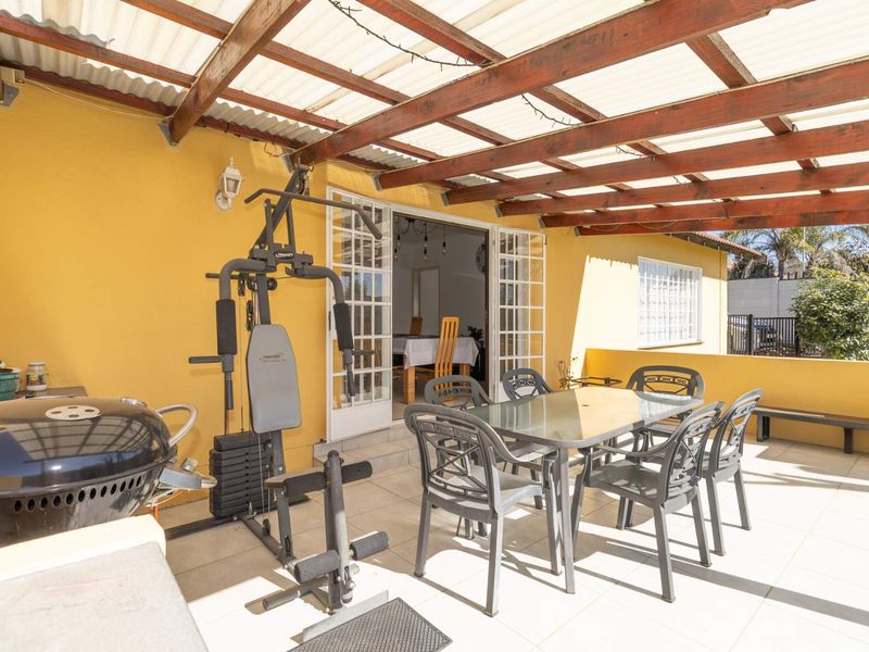 Bromhof Family Haven – Spacious, Stylish, and Smartly Designed for Modern Living - Photo 7