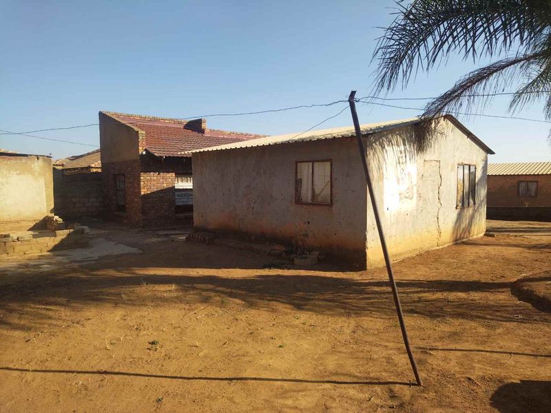 RDP house and 1 bedroom house for sale in Soshanguve South - Photo 7
