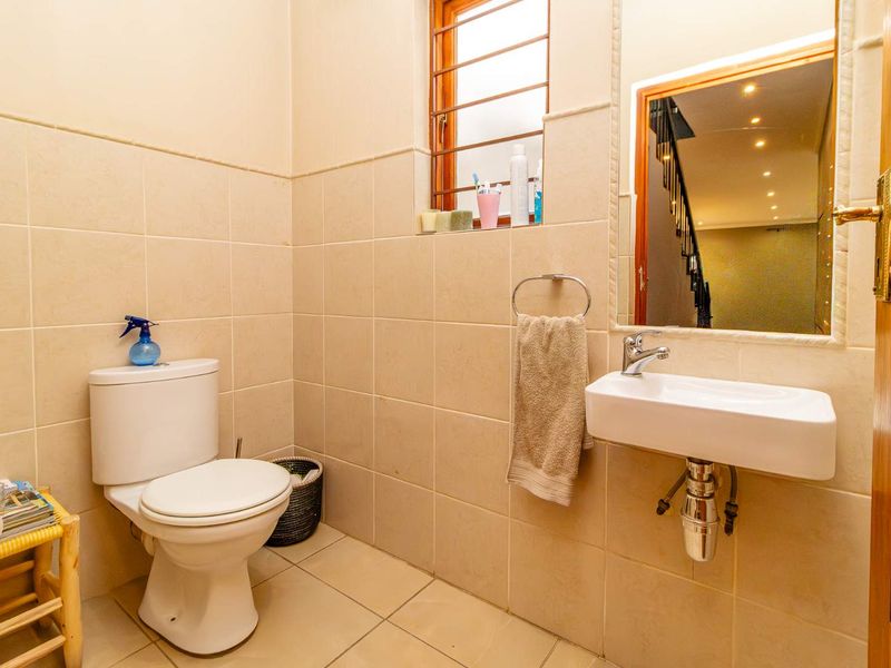 Spacious Family Cluster in Secure Estate! - Photo 9