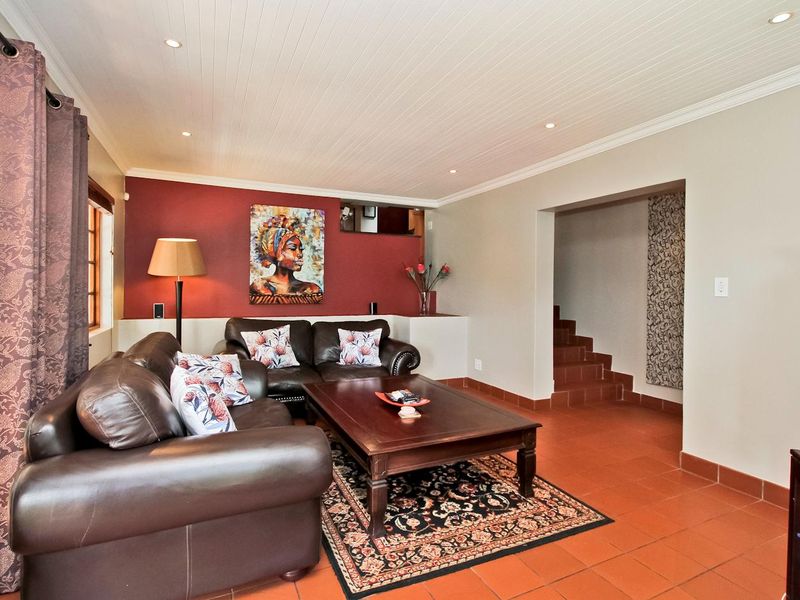 Executive Fully Furnished Pool Cottage! - Photo 9
