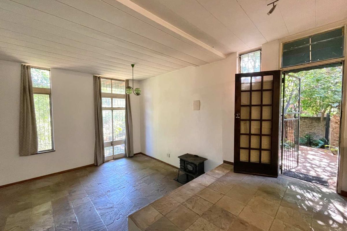 Comfy Townhouse in Lush Complex - Photo 5