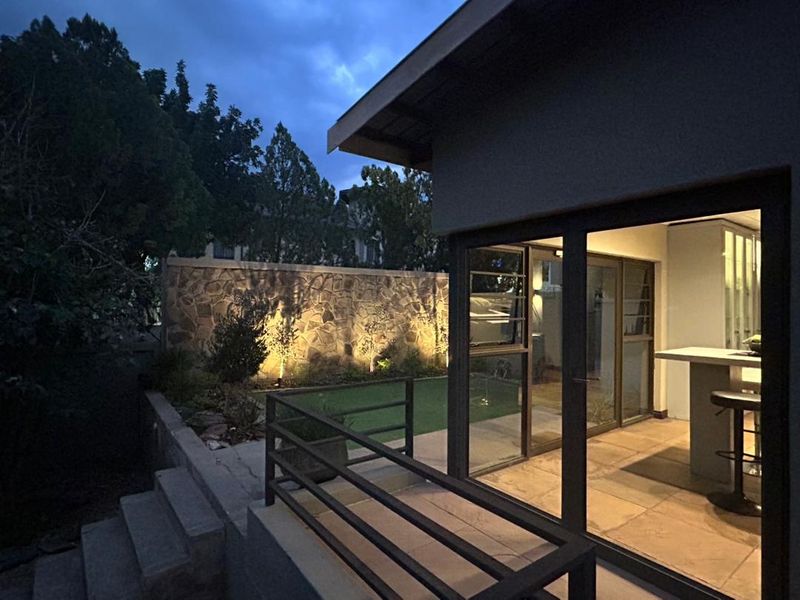 Discover Unparalleled Luxury Living in Windhoek’s Prestigious Ludwigsdorf Suburb - Photo 3