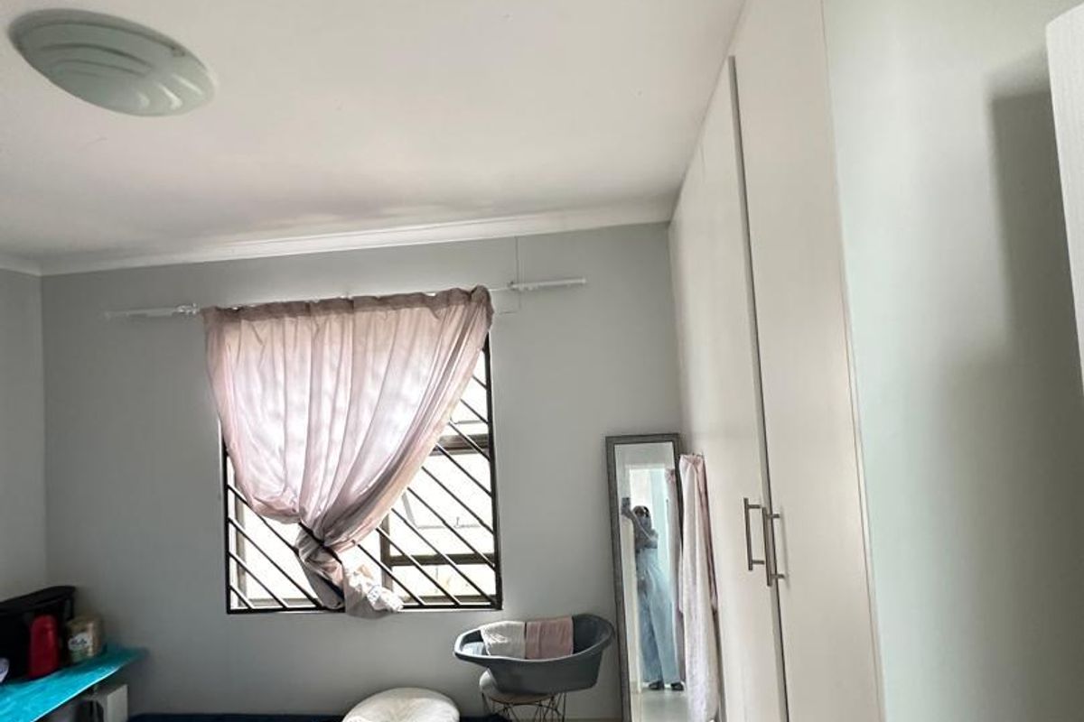 3 bedroom House for Sale - Photo 3