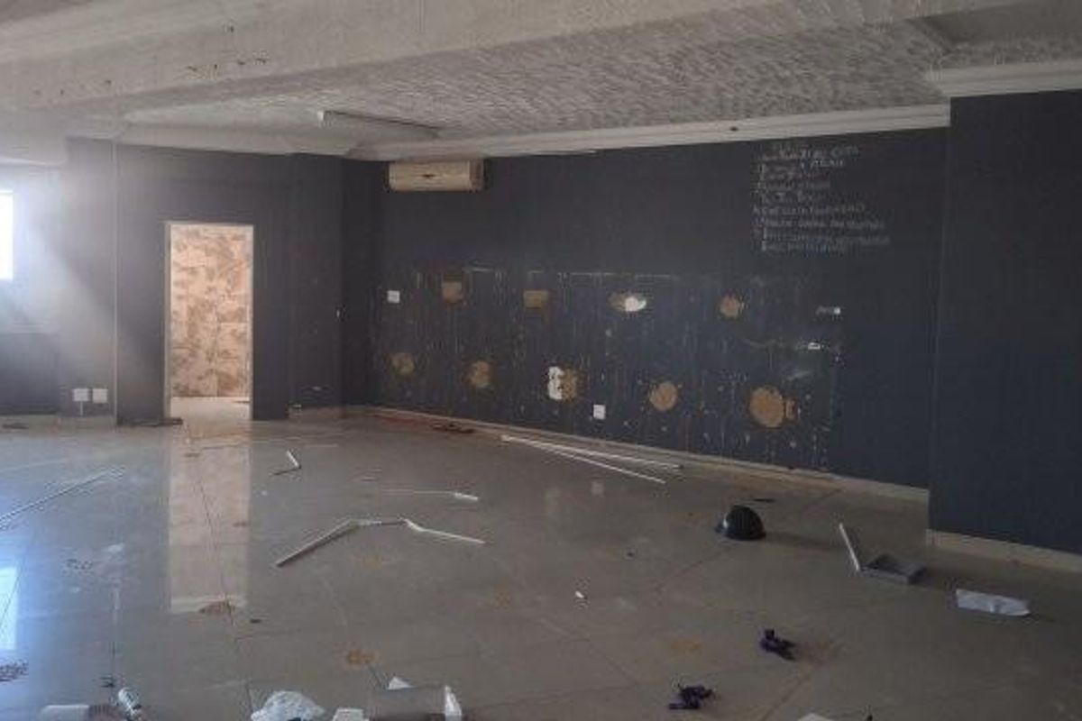 Office to let in Southern Industrial - Photo 3