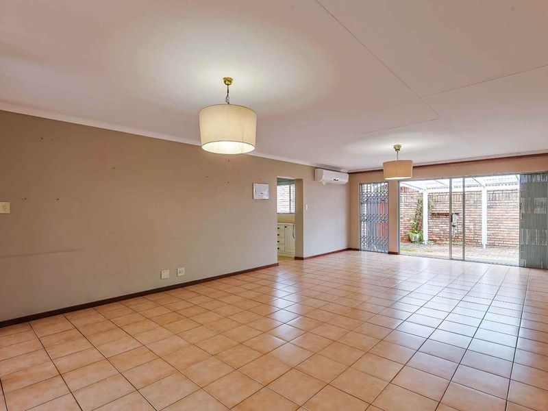 Charming 3-Bedroom Duet in Die Wilgers – Comfort, Space & Convenience Combined - Photo 6