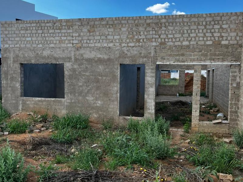 4 Bedroom House For Sale in Academia - Photo 4