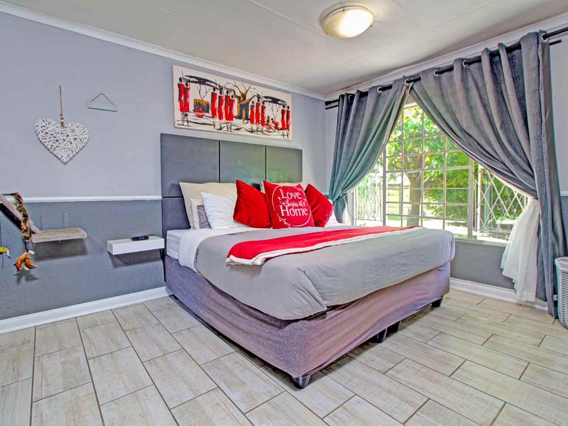 Perfect Family Home: Space, Style, & Solar Savings! - Photo 6