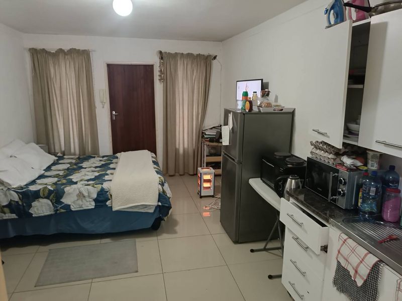 Prime Scottsville Bachelor Apartment – Walk to UKZN. - Photo 3