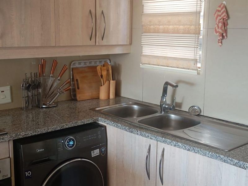 Two bedroom Townhouse in Mayberry Park - Photo 2