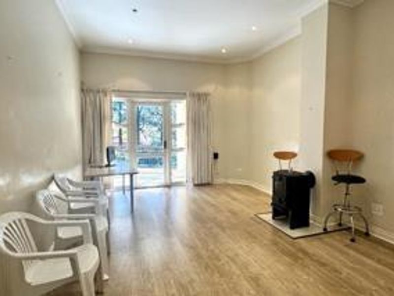 UNFURNISHED TWO BEDROOMS - Photo 6