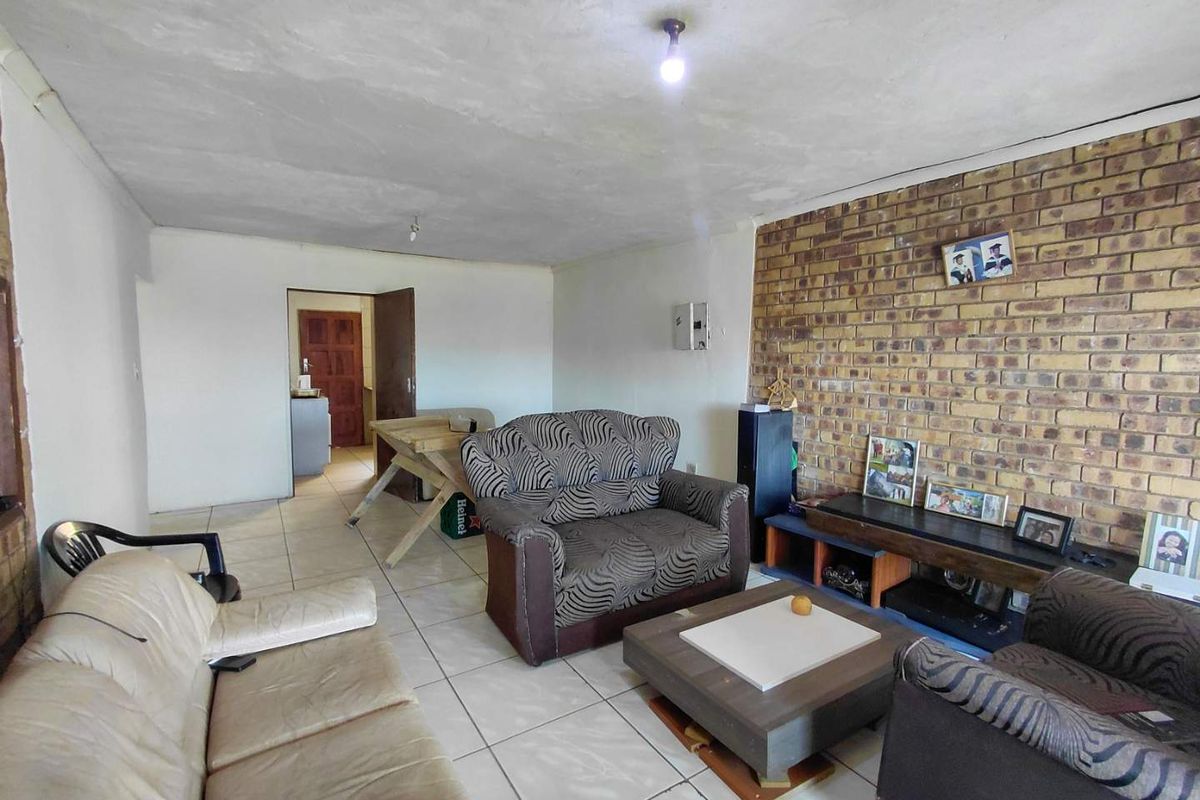 "Earn & Live: Home with Income Cottage in Top Spot!" - Photo 5