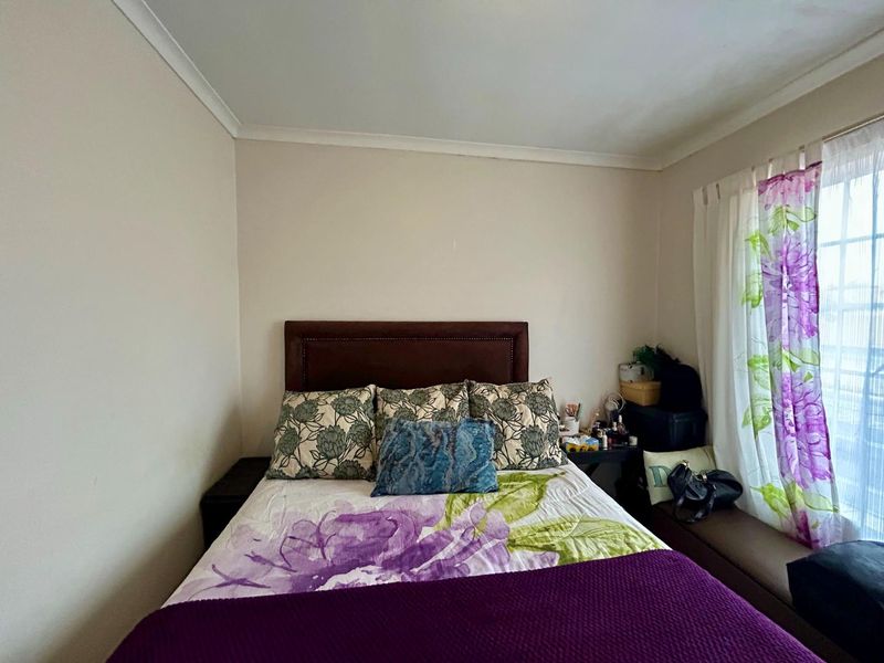 Stunning 2-Bedroom Apartment with Private Balcony in Stone Ridge - Photo 9