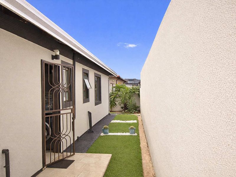 Beautifully Designed Home with Peace of Mind! - Photo 6