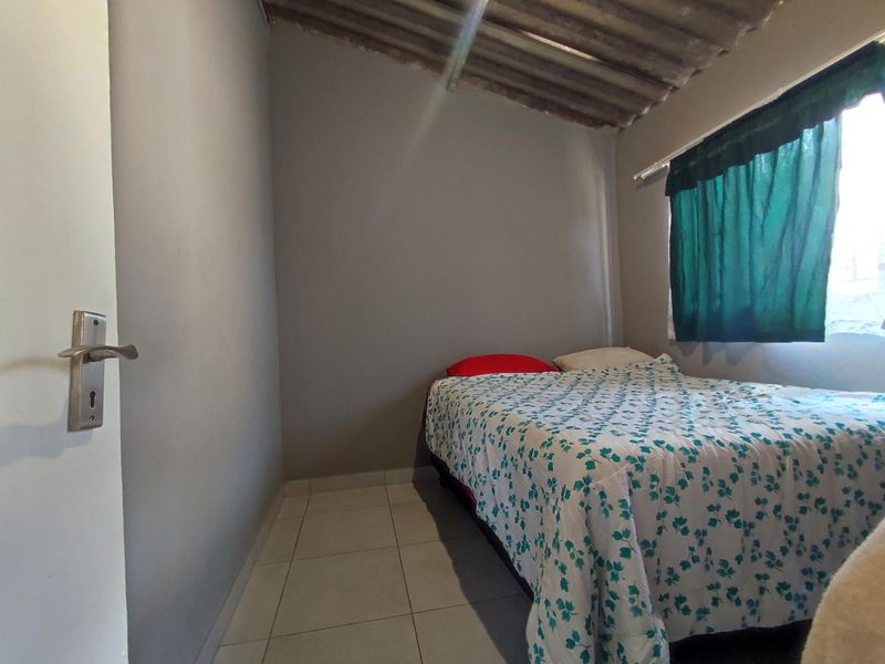 6 Bedroom House for Sale in Cosmo City - Photo 8