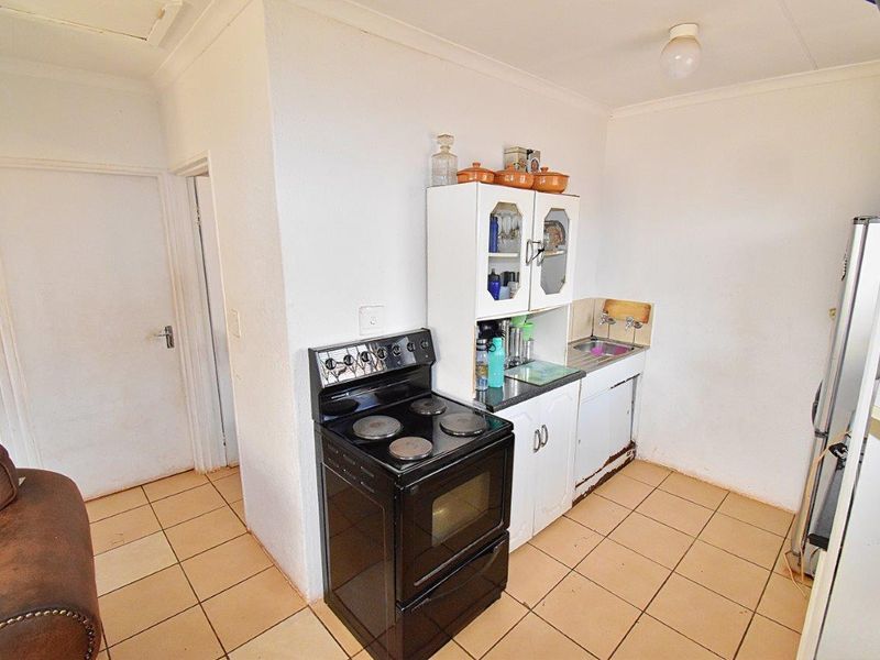 Perfect Starter Home - Photo 4