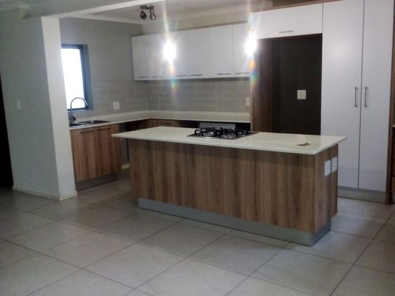 3 Bedroom Apartment for Sale in Modderfontein - Photo 7