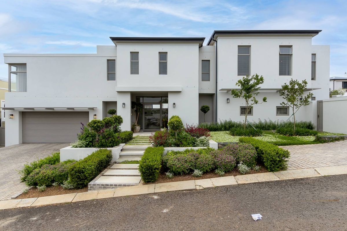 Elegant Family Home in Exclusive Westruther Estate, Paradyskloof – Stellenbosch - Photo 2