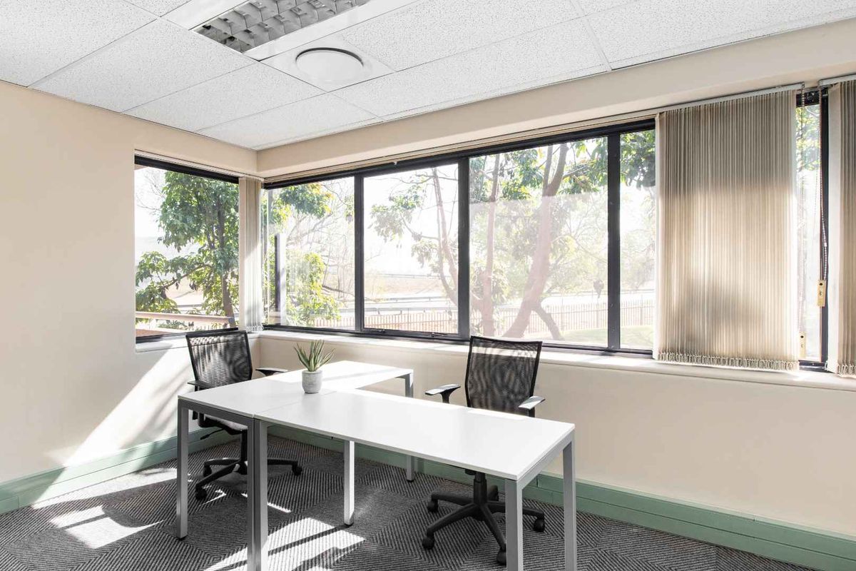 Private office space for 3 persons in Regus Eastrand Bedfordview - Photo 3