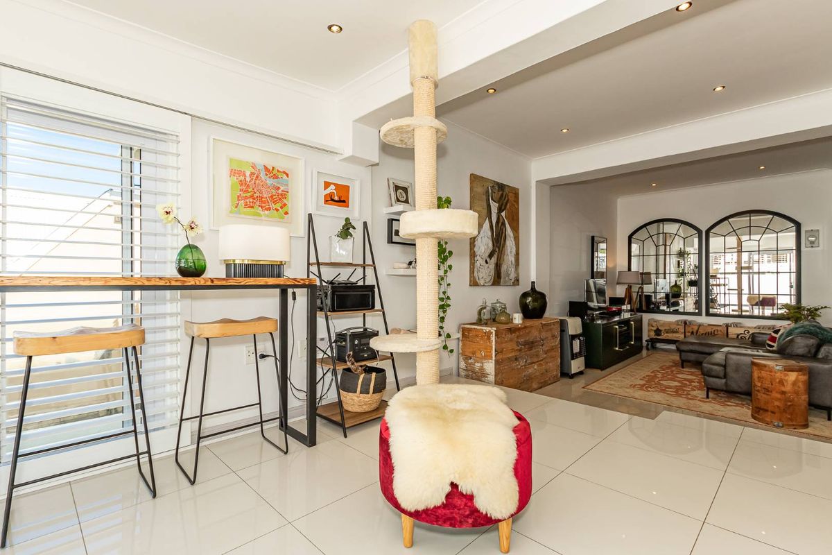 Charming Coastal Retreat with Private Outdoor Oasis - Photo 4