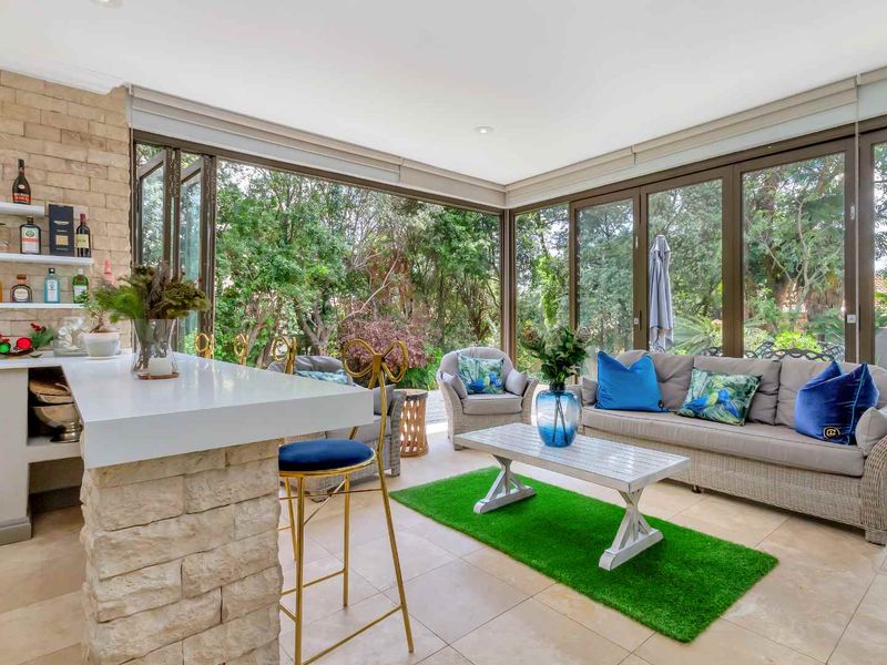 MODERN SPACIOUS AND STYLISH HOME - Photo 9