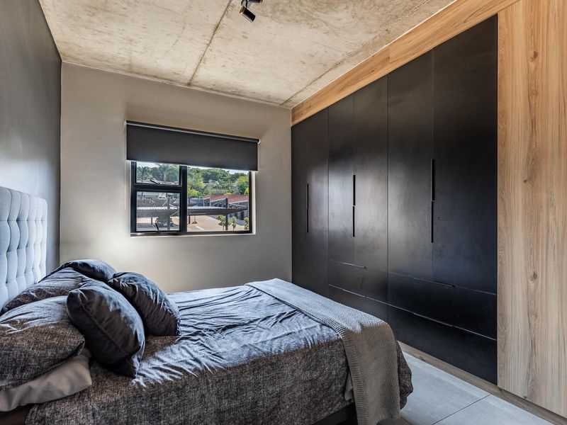 Modern 1-Bedroom Apartment in the Heart of Waterkloof - Photo 10