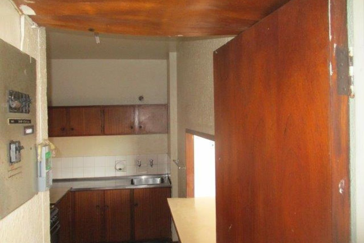 BACHELOR FLAT TO RENT IN SUNNYSIDE - Photo 5