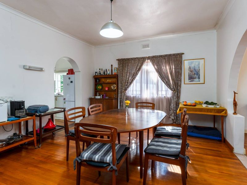 Charming Family Home Nestled Among Oak Trees in the Heart of Plumstead - Photo 7