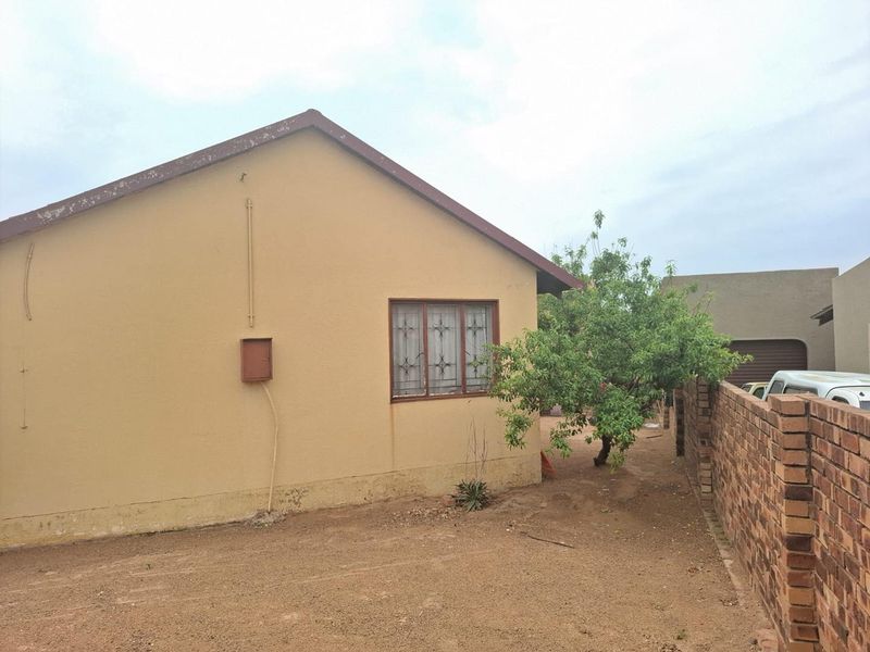 3 Bedroom House for Sale in Soshanguve GG - Photo 3