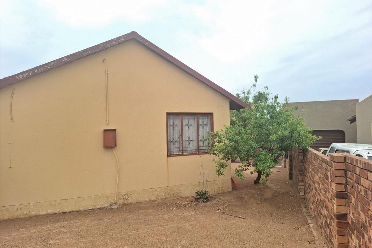 3 Bedroom House for Sale in Soshanguve GG - Photo 3