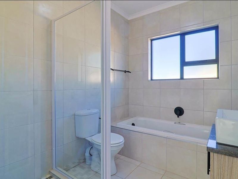 Modern Living Meets Smart Investment in Brackendowns - Photo 10