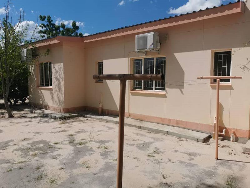 Neat 2x Flats on one Erf For Sale - Oshakati East - Photo 7