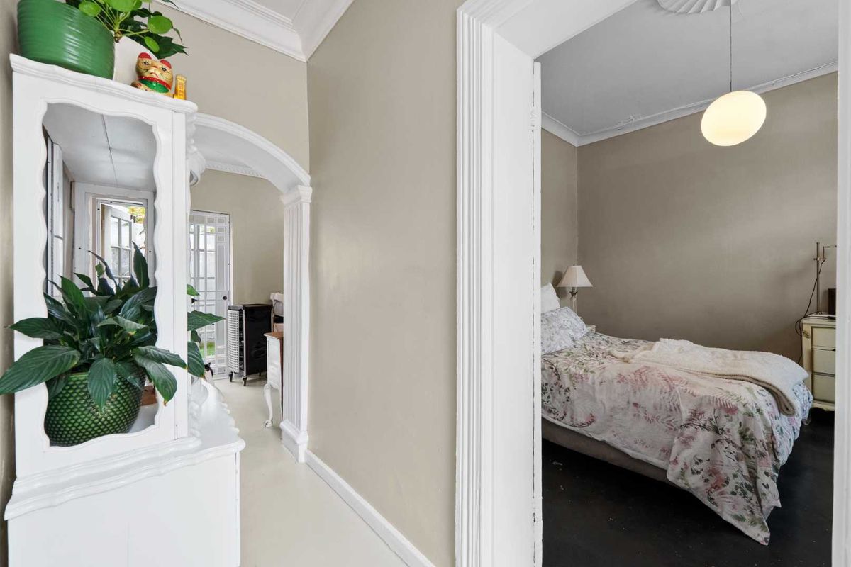 Serene home on the slopes of Signal Hill - Photo 3