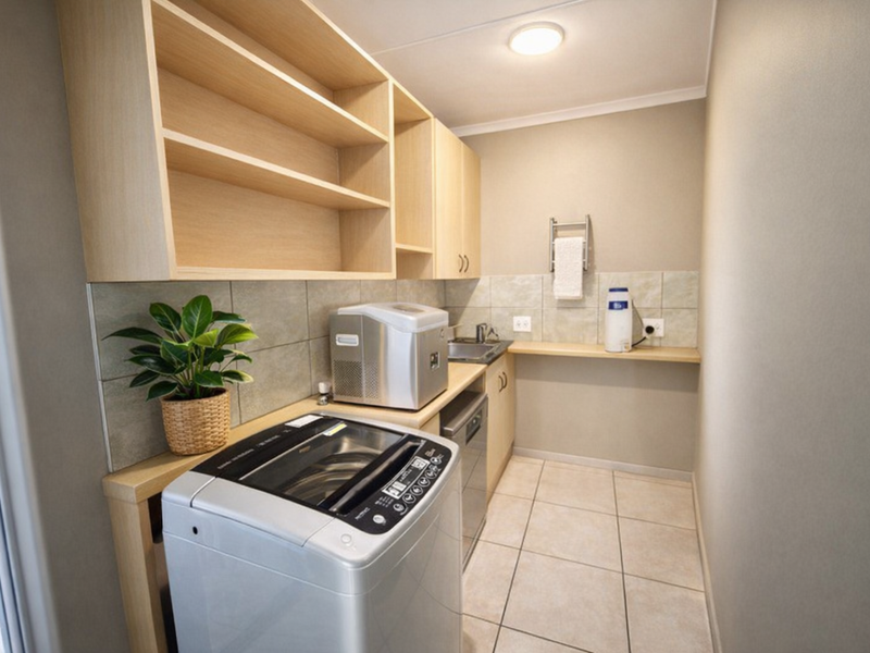 Versatile Dual-Living - 4 Bedroom House for Sale in Dana Bay - Photo 8