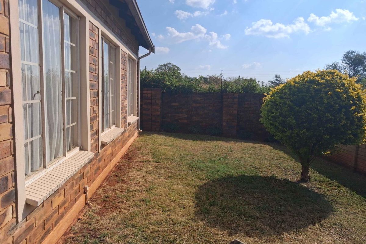Secure Living in The Orchards: 3 Beds, 1 Bath, Prime Location - Photo 2