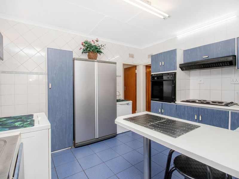 Neat 3 bedroom 1 bathroom home for sale in Westbury Johannesburg - Photo 7