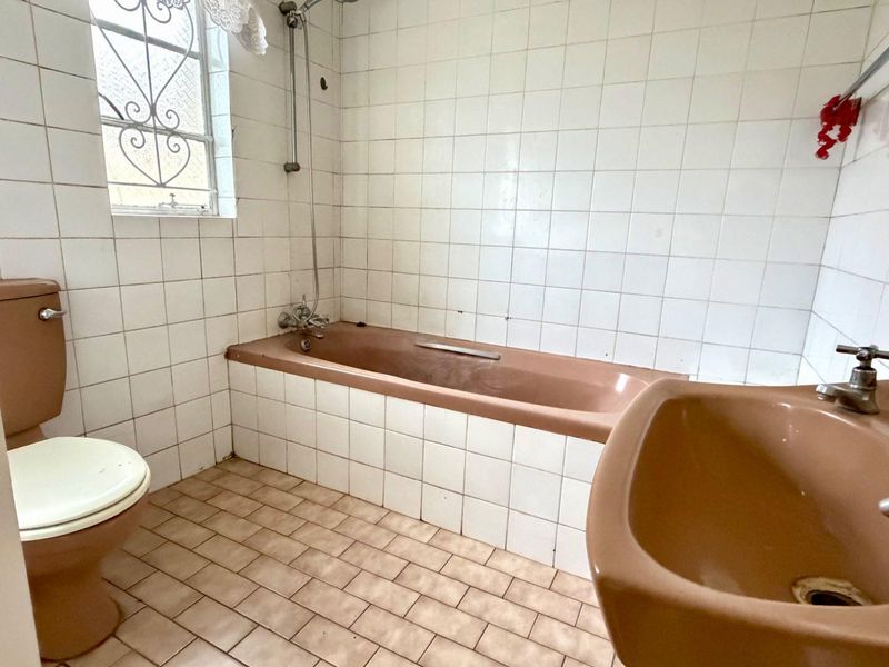 Dual Living Dream: Two Homes, Endless Possibilities! - Photo 5