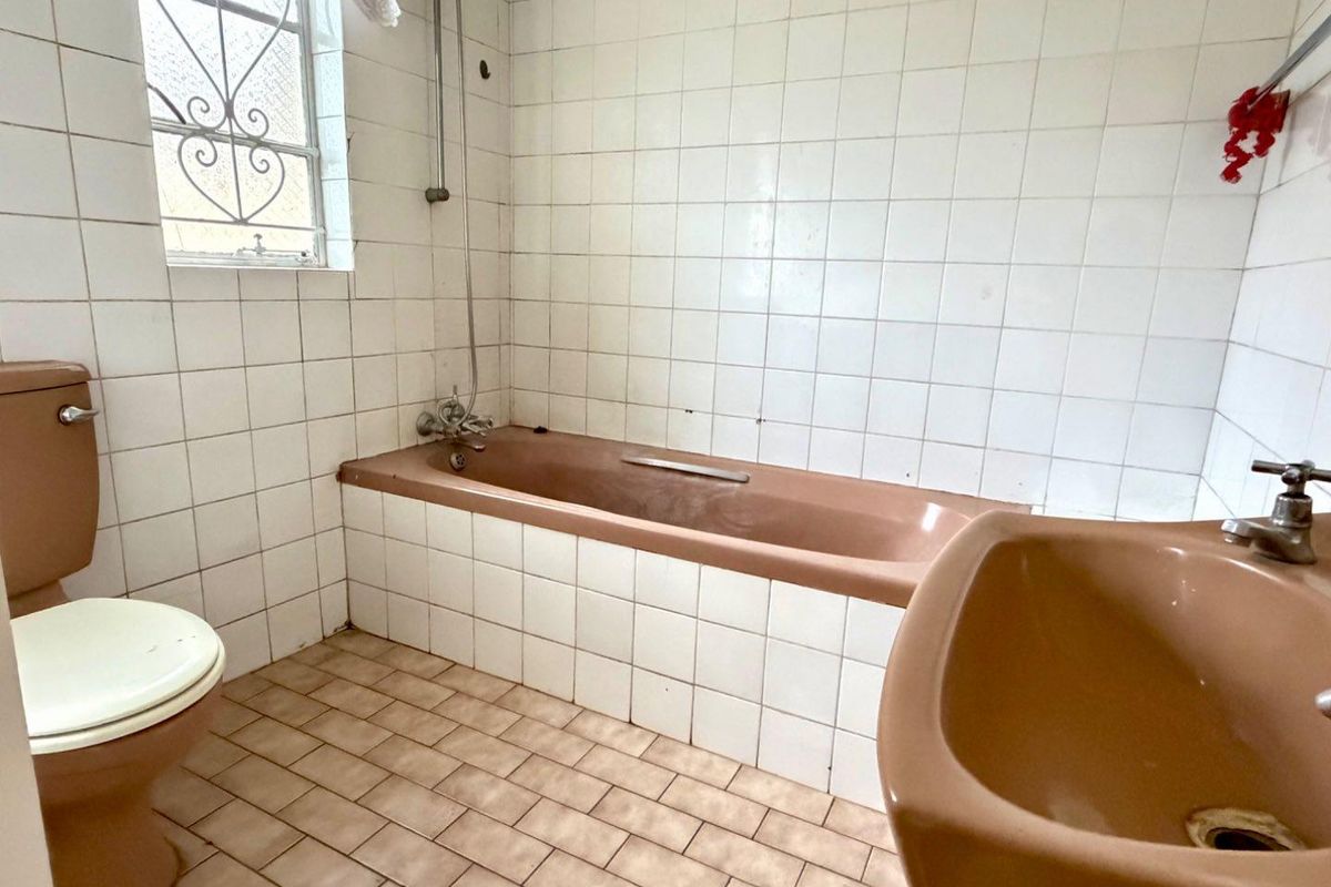 Dual Living Dream: Two Homes, Endless Possibilities! - Photo 5